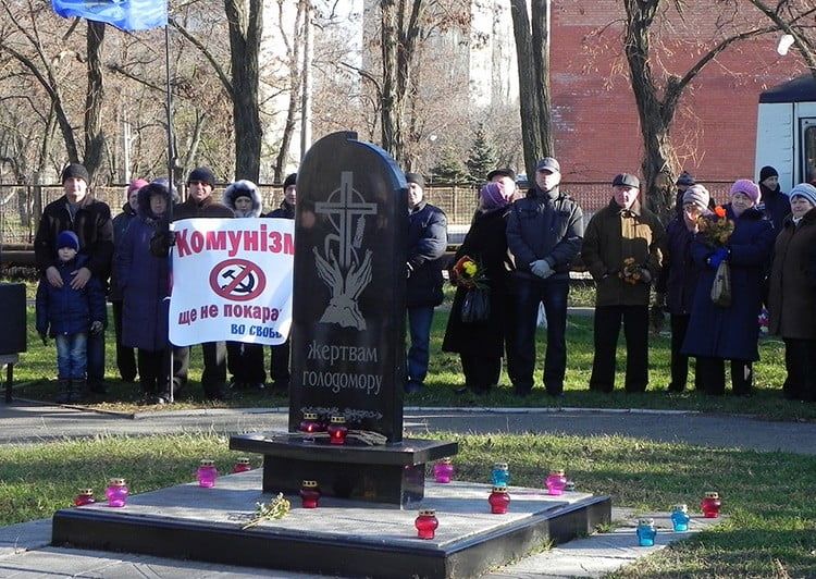 Бердянцы почтили жертв голодомора в Украине
