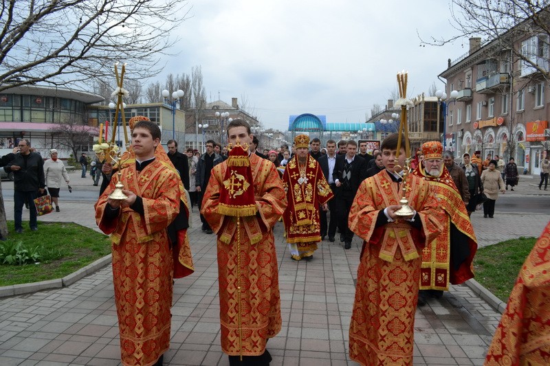 Крестный поход в Бердянске на пасху 2012