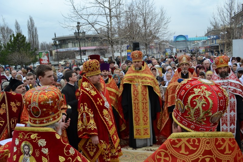 Крестный поход в Бердянске на пасху 2012