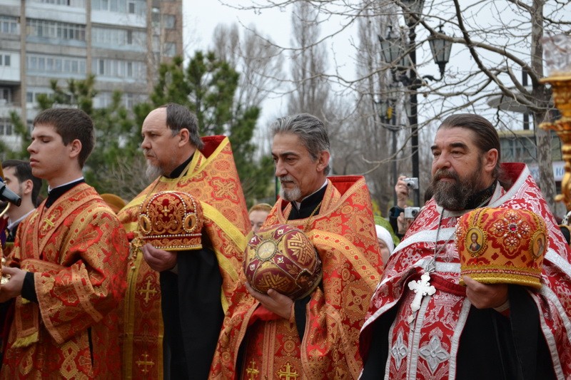 Крестный поход в Бердянске на пасху 2012