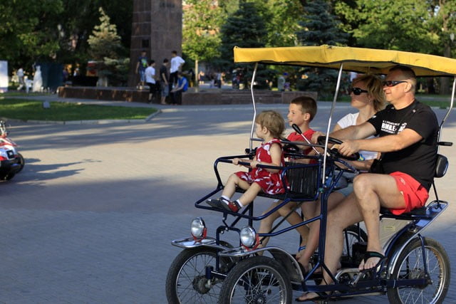 на приморской площади в Бердянске 2012