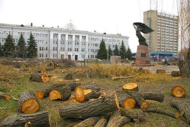 возле исполкома