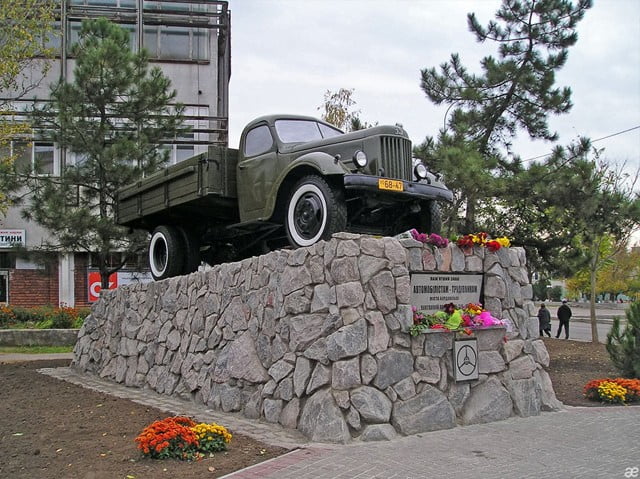 Памятник автомобилистам в Бердянске