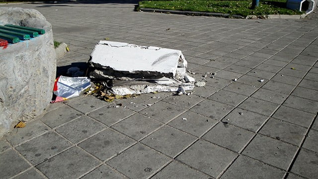 вандалы на Приморской площади в Бердянске