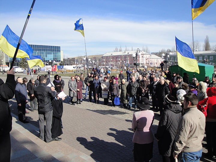 Митинг под окнами исполкома