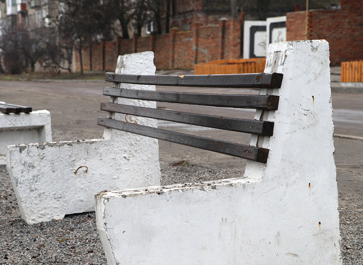 Скамейка на смотровой в Бердянске на которой не посидеть 