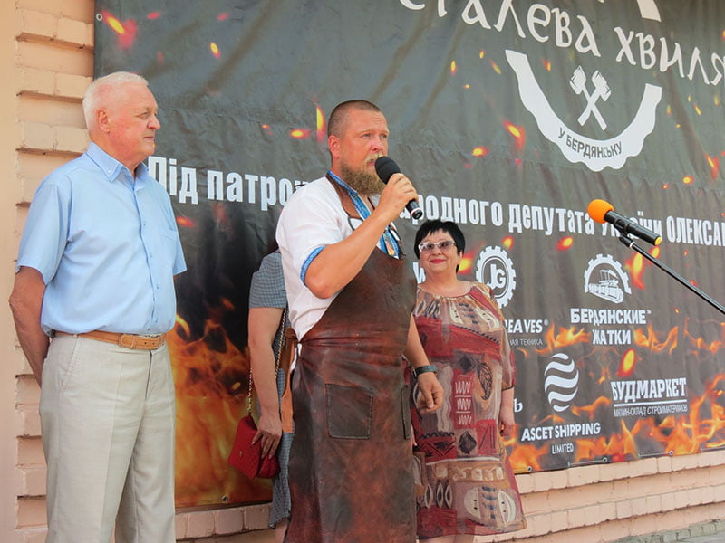 выразил благодарность