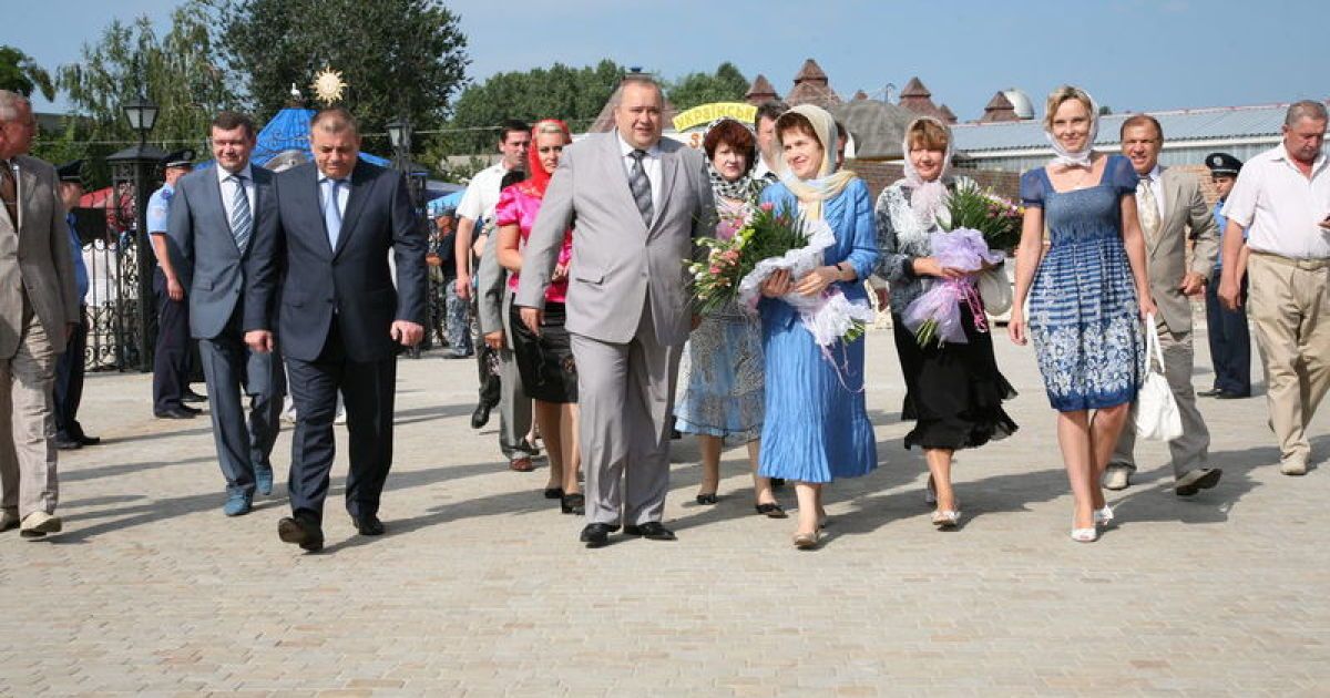 Людмила Янукович приехала в Бердянск 2010