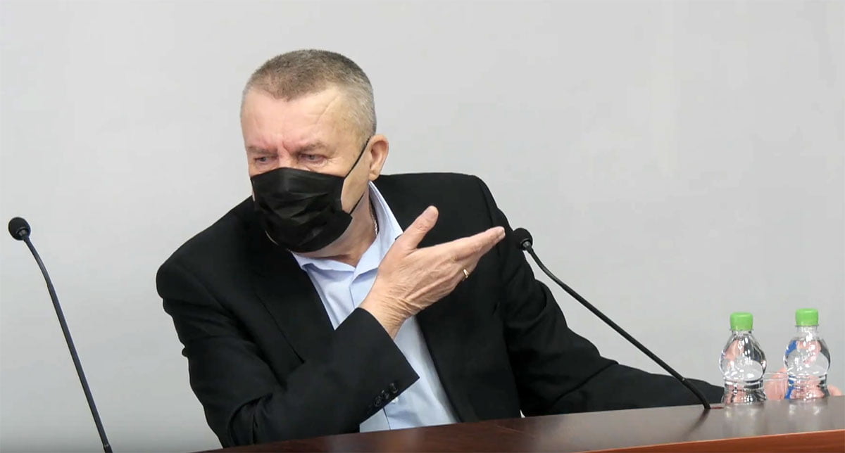 Владимир Чепурной в защитной маске