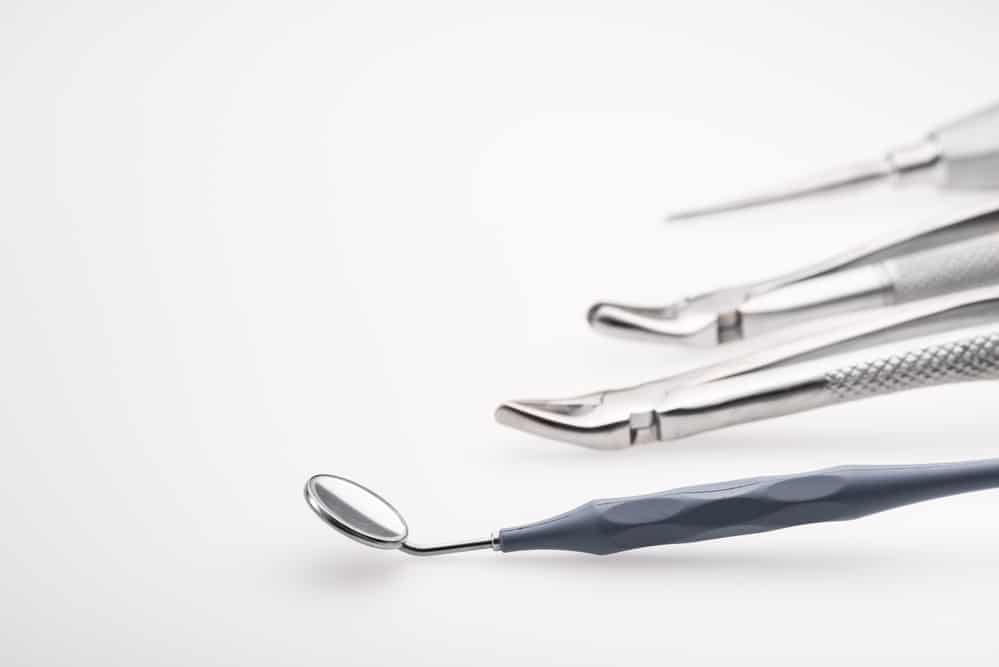 стоматологические инструменты