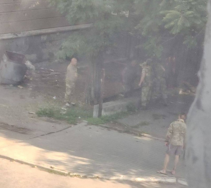 взрыв мусорки возле гороттела по розе в Бердянске
