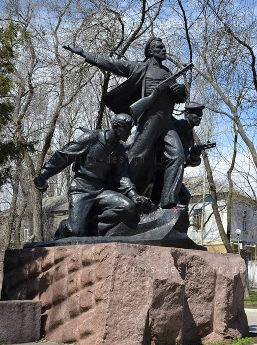 Памятник Морякам Десантникам в Парке Шмидта Бердянск