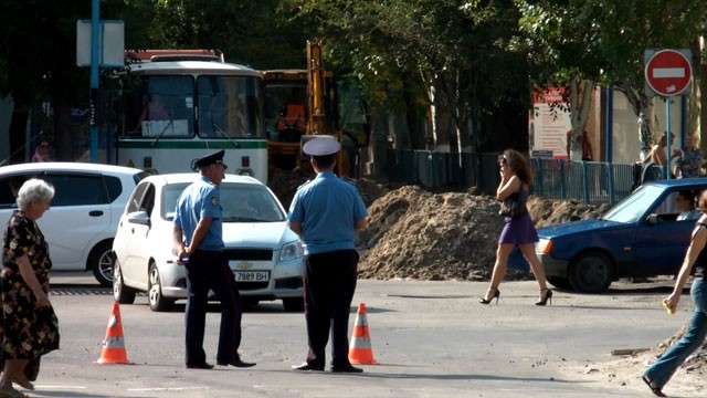 гаи перекрыло дорогу