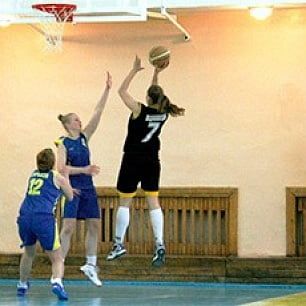 Баскетбо: "Чайка-ДЮСШ-БГПУ" дважды проигрывает в Днепропетровске и занимает третье место в подгруппе