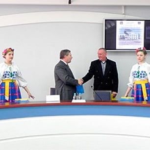 Городской голова Бердянска готов отдавать долги микрорайонам из своего кармана