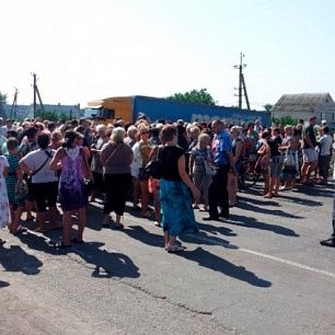 Движение на Бердянск заблокировано в районе поворота с Константиновки на Вознесенку
