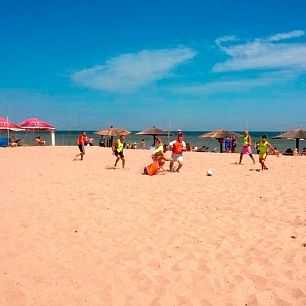 "Титан" выигрывает чемпионат Бердянска по пляжному футболу