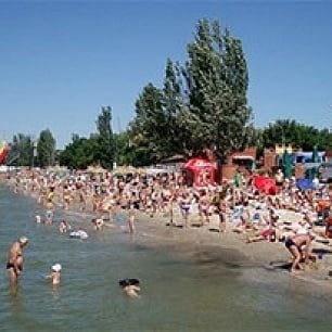 Прокуратура: ни один из пляжей на Азовском море не подготовлен к летнему сезону