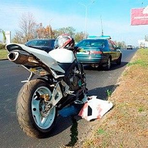 Водителя мотоцикла, сбившего в прошлом году парня на пешеходном переходе, приговорили к трем годам заключения