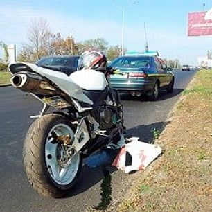 Мотоциклист сбил пешехода (добавлено видео аварии)