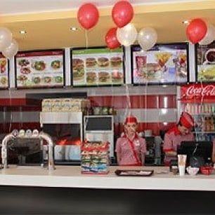 BurgerCLUB в Бердянске открывает курортный сезон