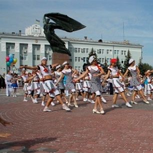 Первомайскую демонстрацию в Бердянске заменят народными гуляньями