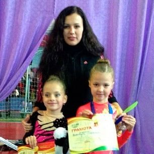 Бердянские художественные гимнастки привезли золотые медали из Никополя
