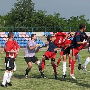«ДЮСШ» и «Ильич-Осипенко» побеждают в областном чемпионате