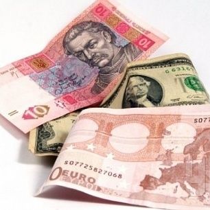 Курс гривни на межбанке резко усилился до 13,18 за доллар