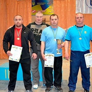 Тяжелая атлетика: Бердянцы завоевали два золота и серебро на чемпионате Украины среди ветеранов