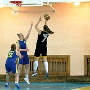 Баскетбол: "Чайка-ДЮСШ-БГПУ" дважды громит "ХАИ"