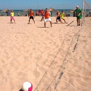 В Бердянске стартовал чемпионат по пляжному футболу