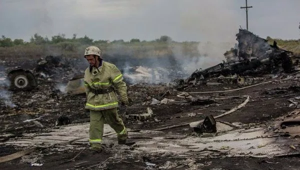 Украинский авиадиспетчер - российскому коллеге: "Мы их развернули, они подтвердили, и он... исчез"