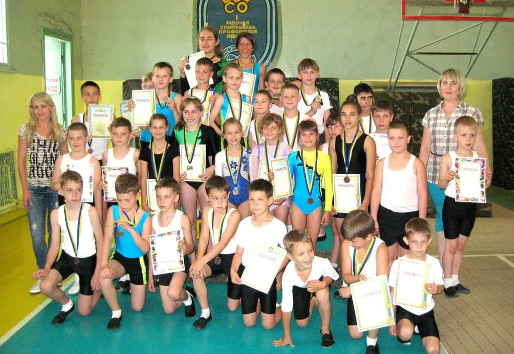 В Бердянске прошли соревнования по спортивной акробатике
