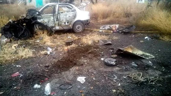 В Марьинке авто наехало на мину: два человека погибли