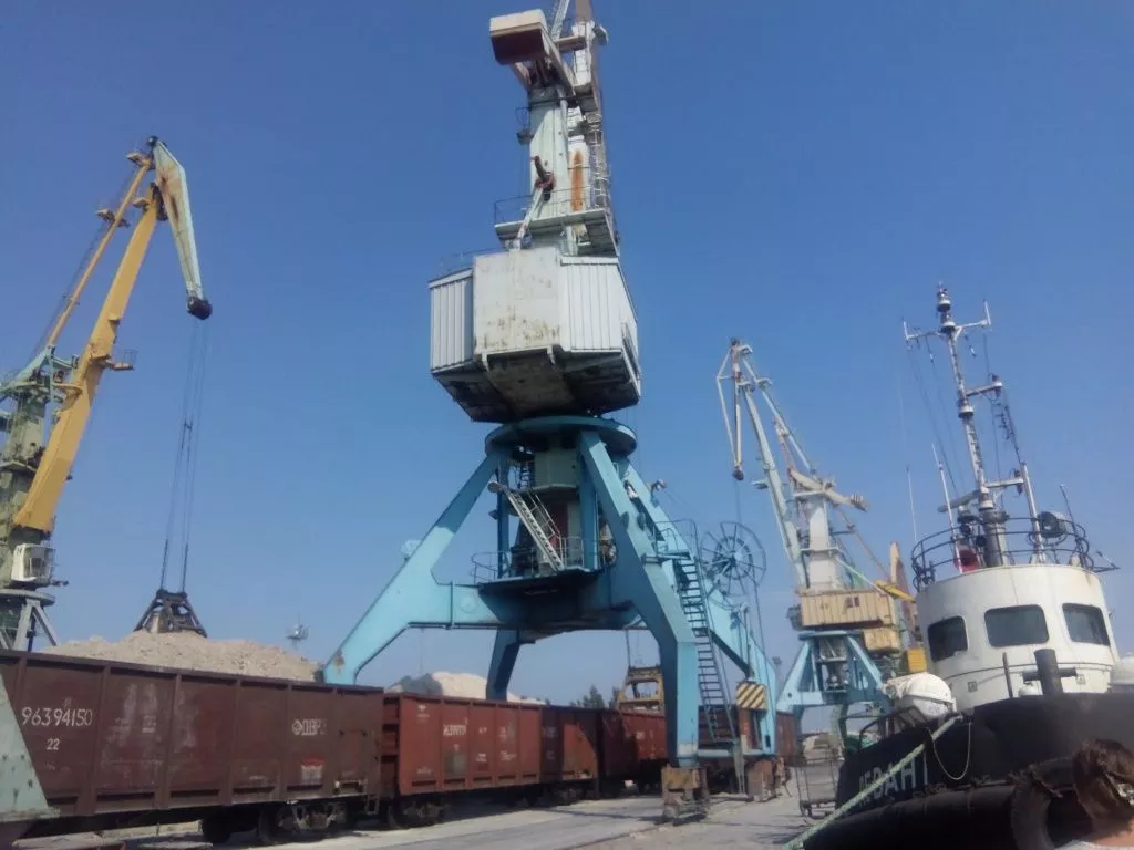Бердянские портовики установили два рекорда грузопереработки за год