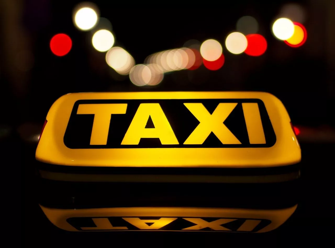 Современное такси "Smart-Taxi" и удобства его вызова