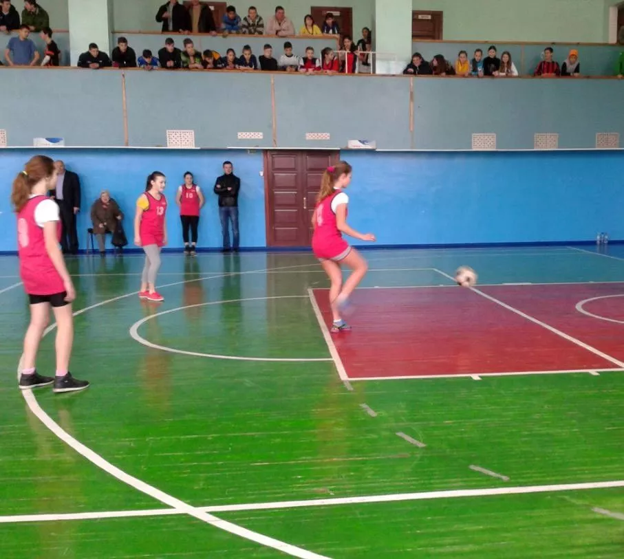 В Бердянске прошел праздничный турнир по футболу среди девочек
