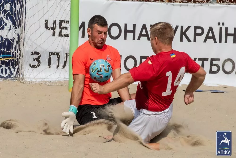 Бердянская «Молния» начинает международный сезон пляжного футбола турниром в Польше