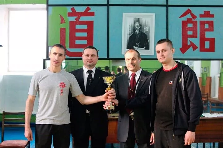 Бердянские каратисты победили в матчевой встрече команду Донецка