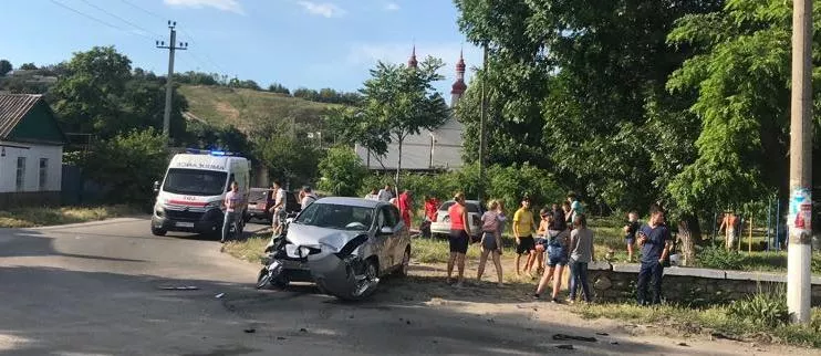 В Бердянске на Лисках произошло ДТП, есть пострадавшие