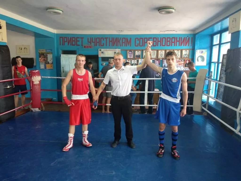 Максим Бочаров и Богдан Чепрасов победили на крупном боксерском турнире в Акимовке