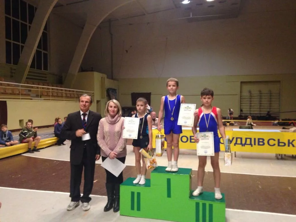 Бердянские спортивные акробаты успешно выступили на Кубке Украины в Шостке