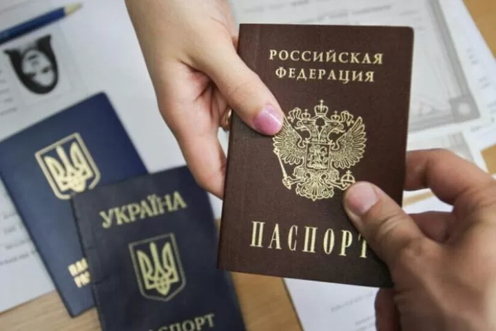 Через малі темпи паспортизації окупанти не можуть підготуватись до “виборів”