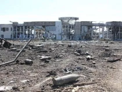 Боевики атаковали донецкий аэропорт на танках, силы АТО отбили штурм