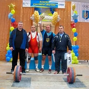 Бердянские ветераны-тяжелоатлеты завоевали три золота в Запорожье