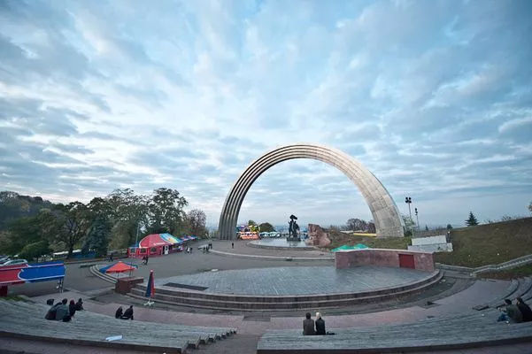 Вместо Арки дружбы народов в Киеве может появиться памятник воинам АТО
