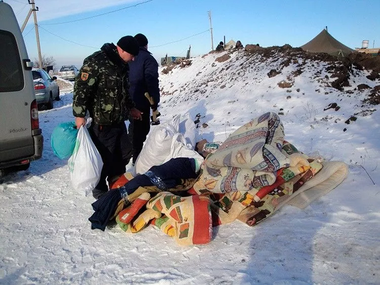 Украинским военным, служащим на бердянских блок постах, пришла гуманитарная помощь с Тернополя
