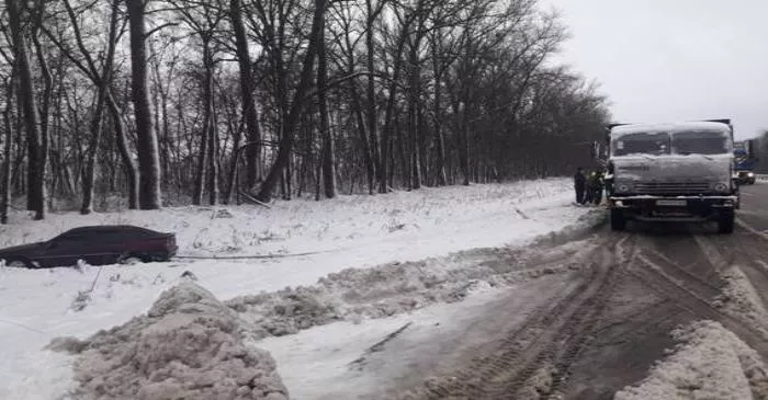 Непогода в Украине: из-за снегопадов в течение вторника произошло более тысячи ДТП