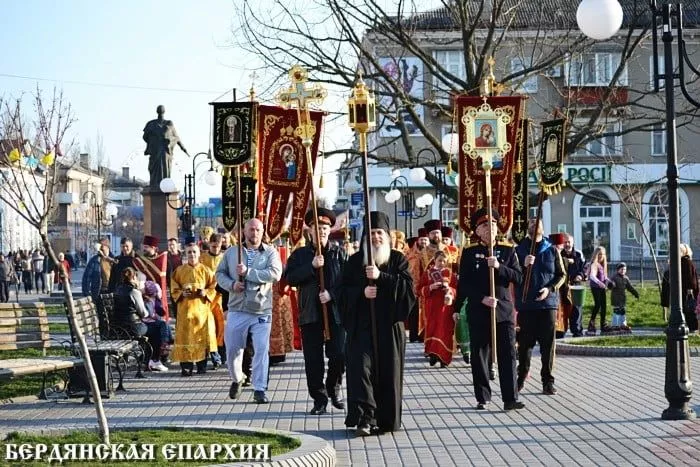 В день Пасхи Господней улицами Бердянска прошел крестный ход